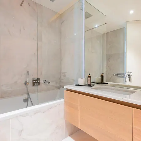 Liberdade Elegance W/rooftop Pool By Lovelystay Apartamento