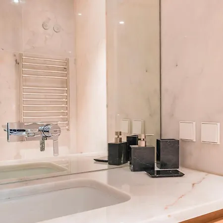 Lejlighed Liberdade Elegance W/rooftop Pool By Lovelystay Lisboa