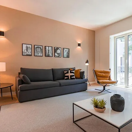 Apartment Liberdade Elegance W/rooftop Pool By Lovelystay